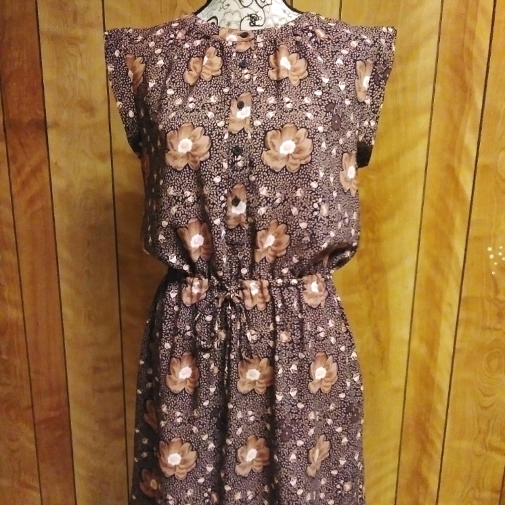 Loft ladies dress, sz Medium